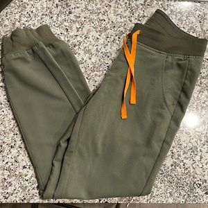 XS Figs Moss Zamora Jogger Scrub Bottoms